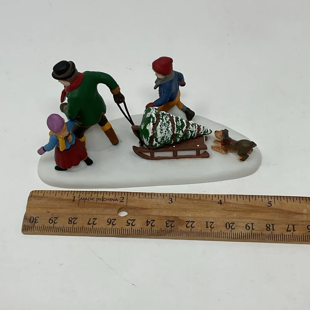 Dept 56 Heritage Village Collection The Family Tree 58895 Christmas